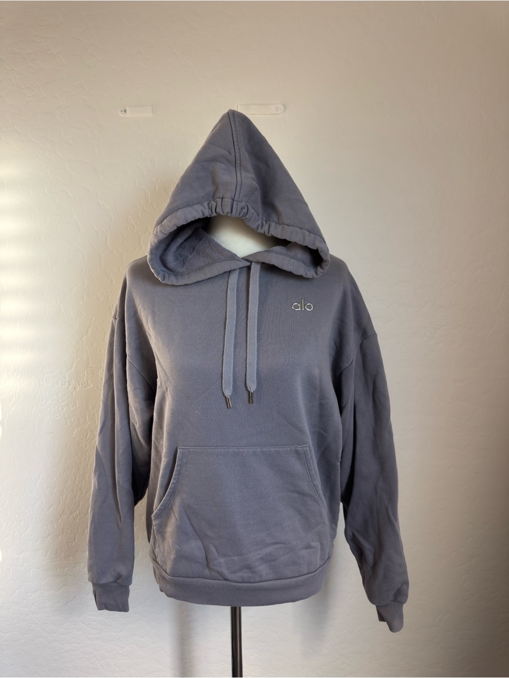 ALO Yoga Women’s Hooded Pullover in Slate Blue
